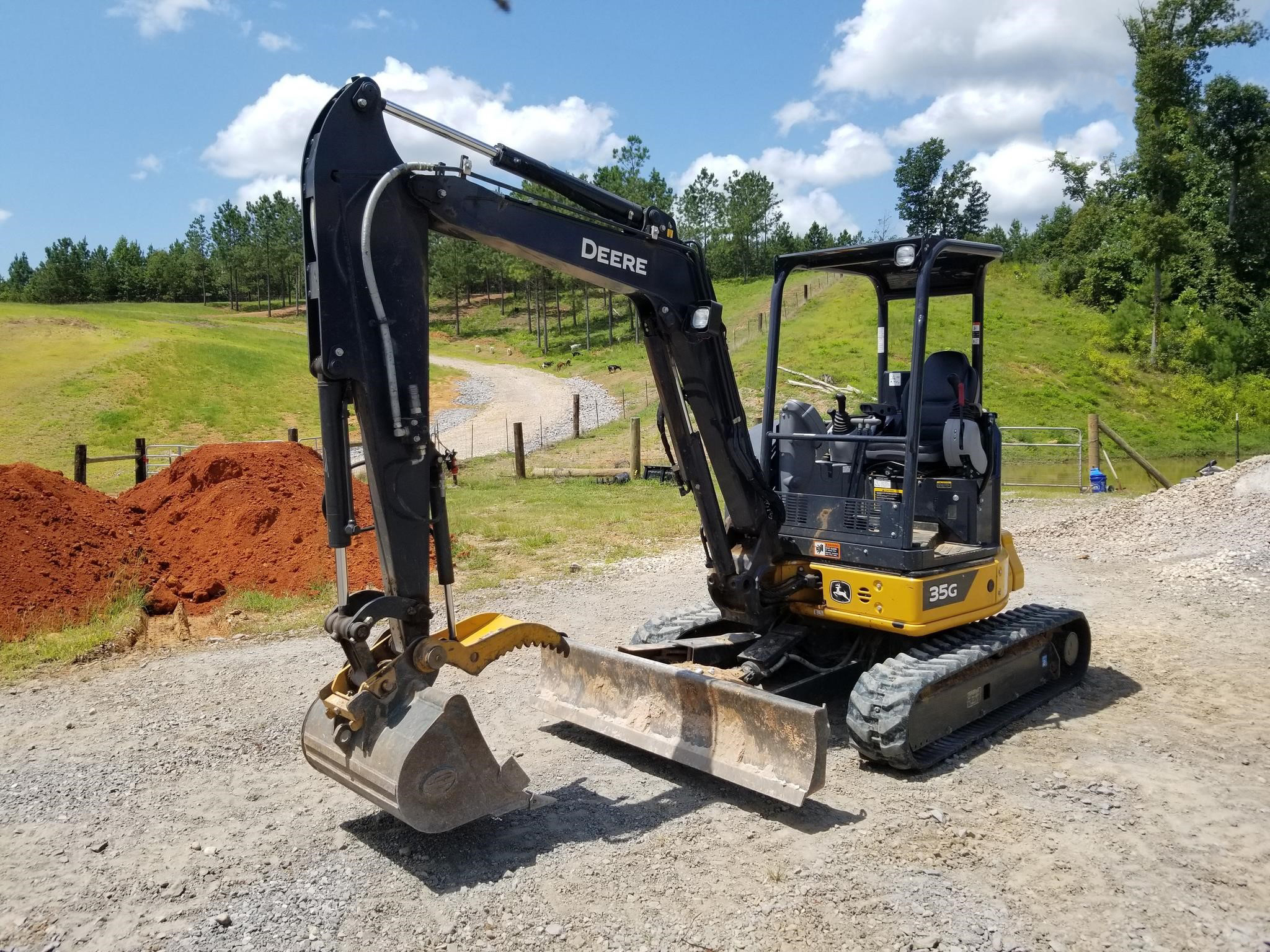 2023 DEERE 35G