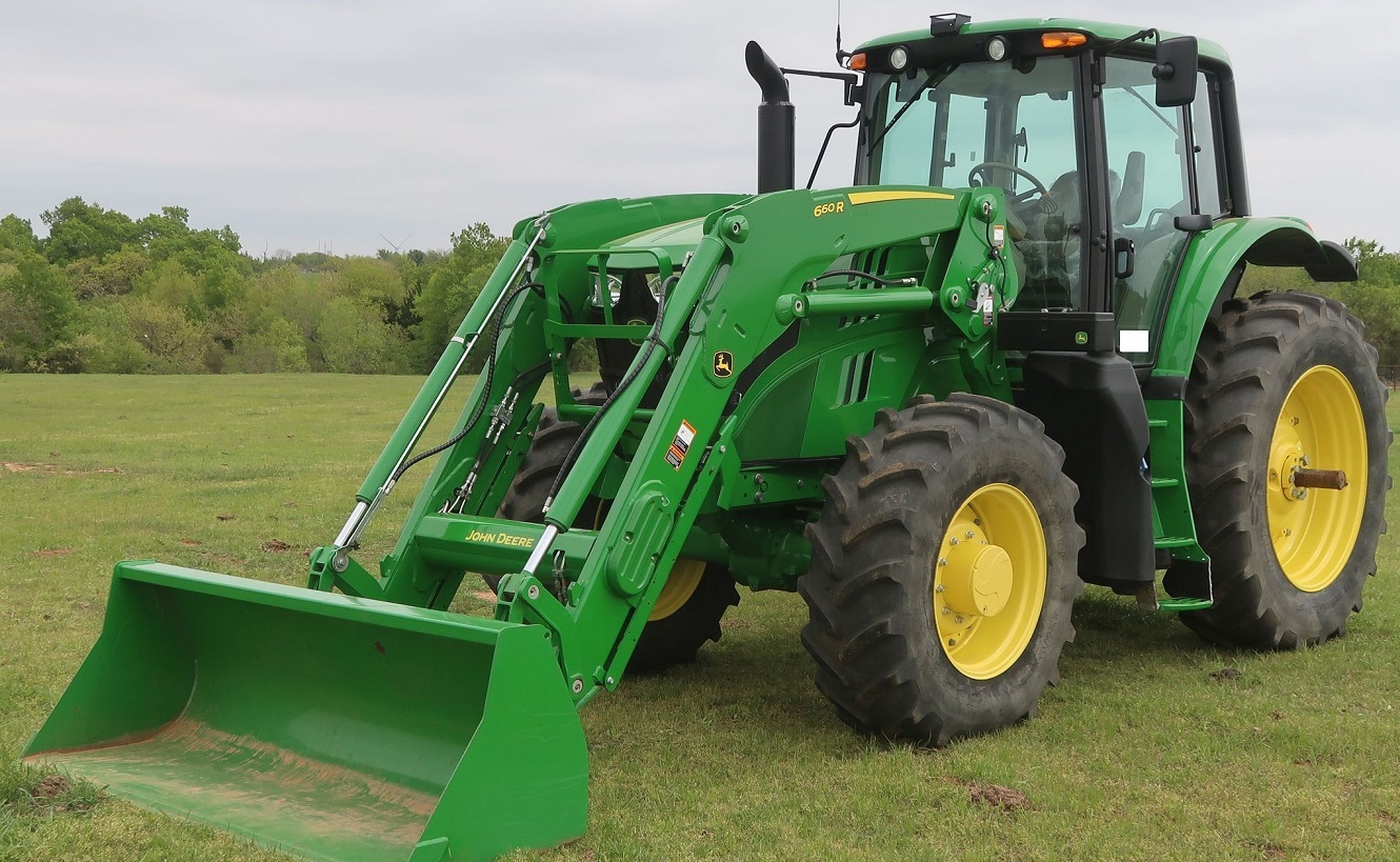 2017 John Deere  6175M