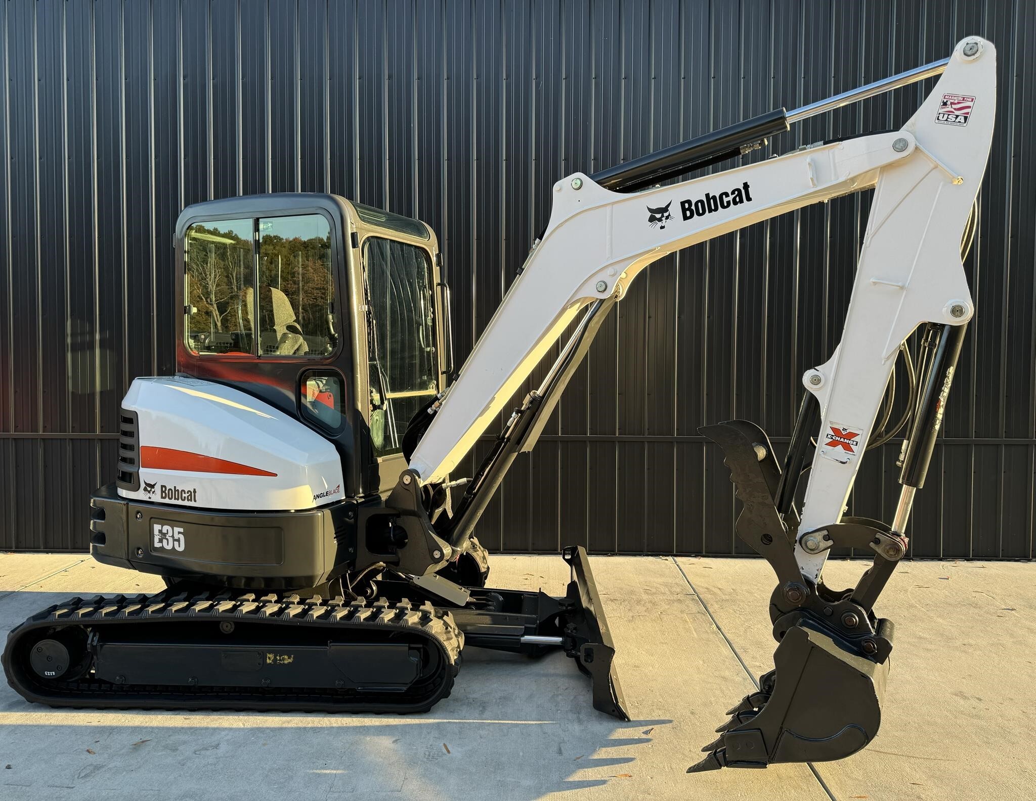 2017 BOBCAT E35